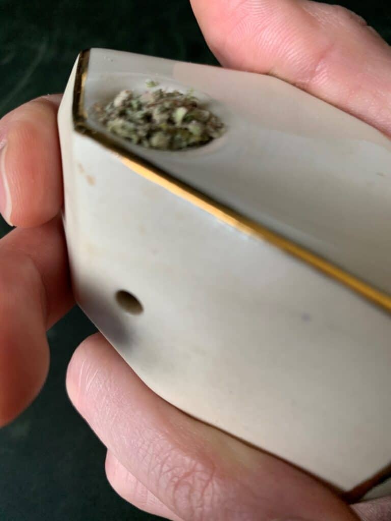 Puffing Pretty On Porcelain Hand Pipes From Stonedware 27 stonedware choke hole